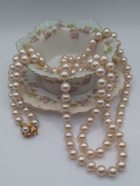 Miriam Haskell Cream Glass Pearl Necklace Vintage